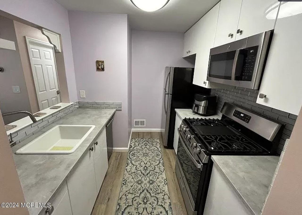 182 Azalea Cir - Photo 5 of 14