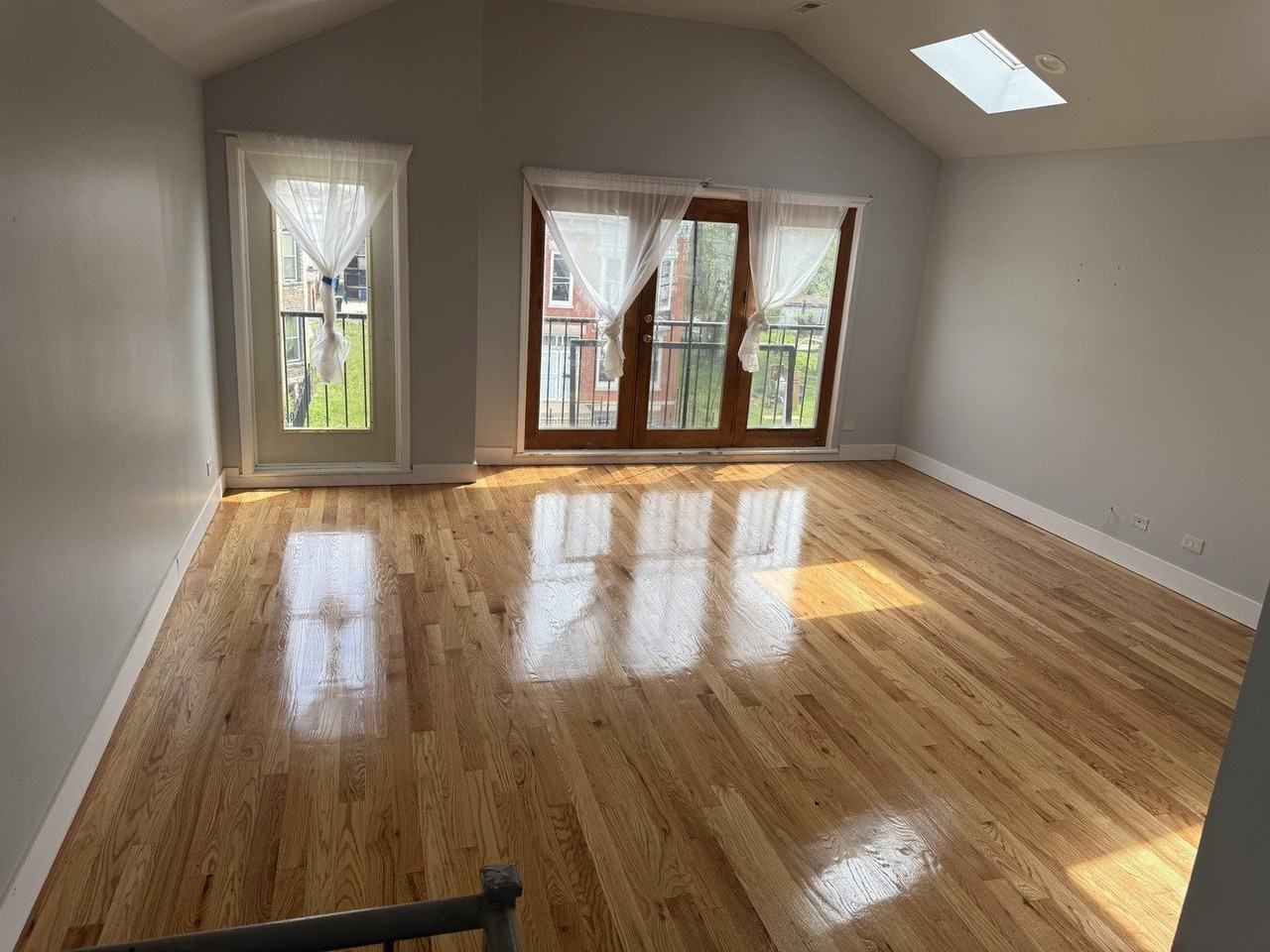 1114 S Albany Ave #3 - Photo 3 of 12