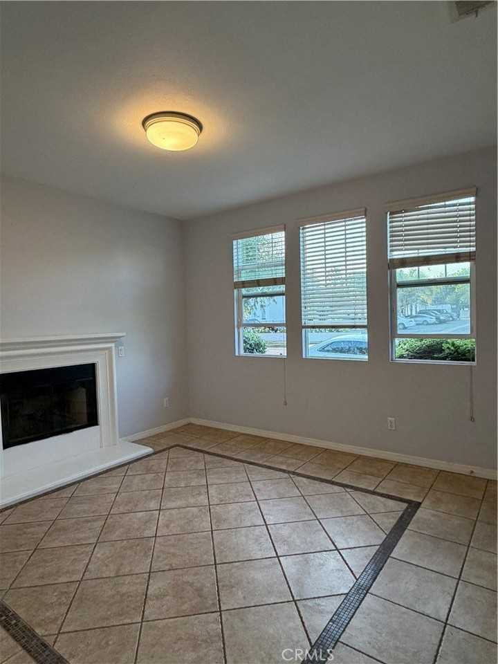 167 W Arbor Ct - Photo 7 of 20