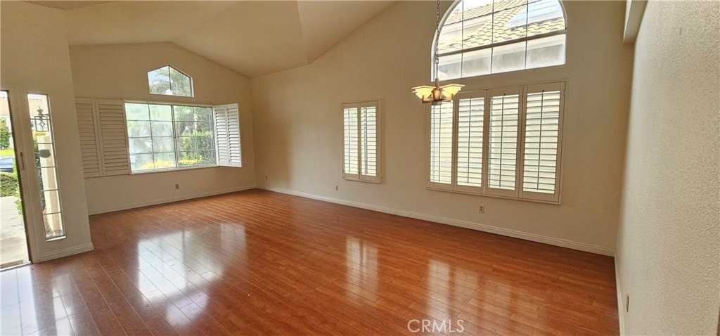 7219 Seville Ave - Photo 4 of 16