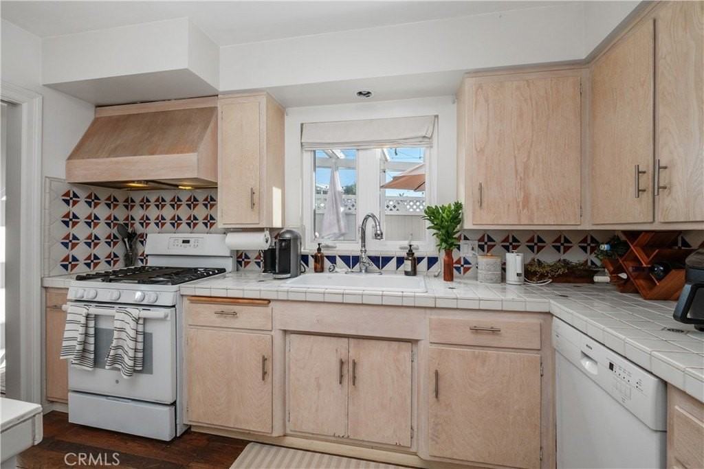 401 Arenoso Ln #A - Photo 6 of 18