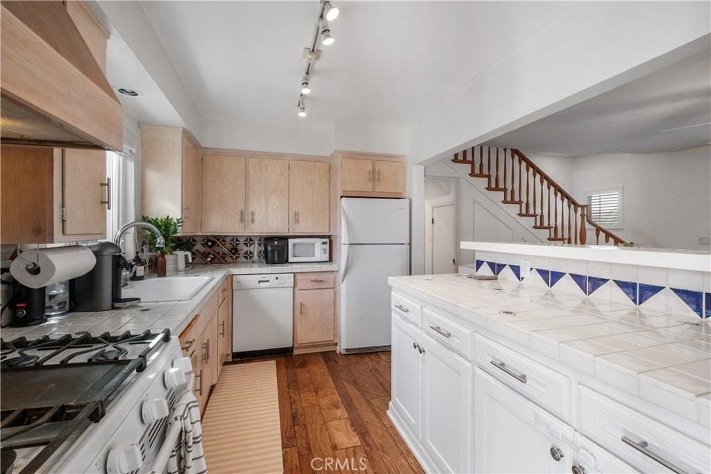 401 Arenoso Ln #A - Photo 7 of 18