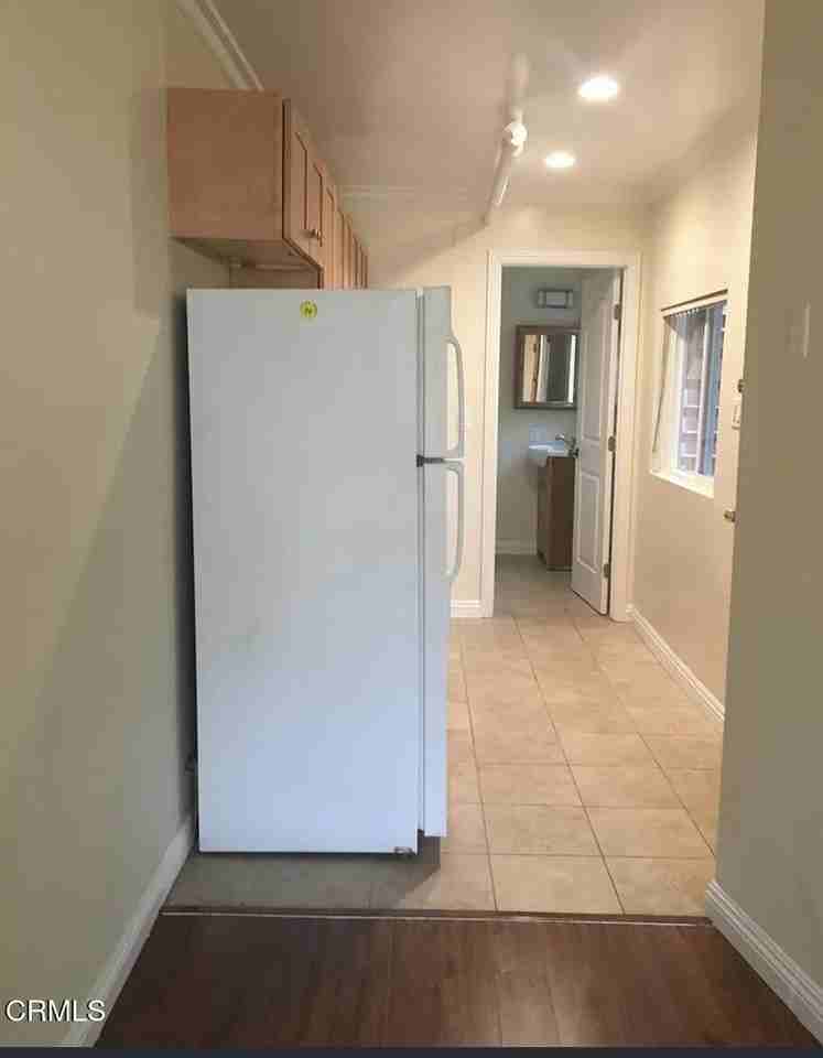 567 S Wilton Pl #11 - Photo 4 of 7