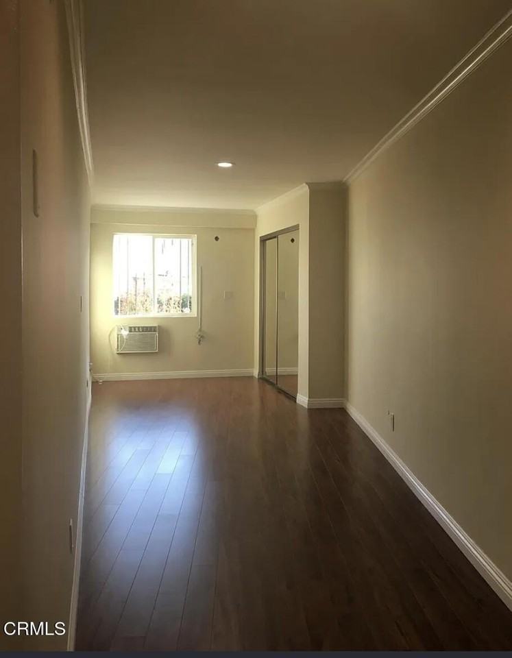 567 S Wilton Pl #11 - Photo 7 of 7