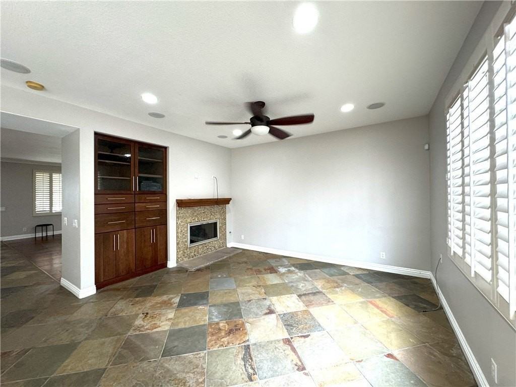 755 S Lassen Ct - Photo 3 of 27