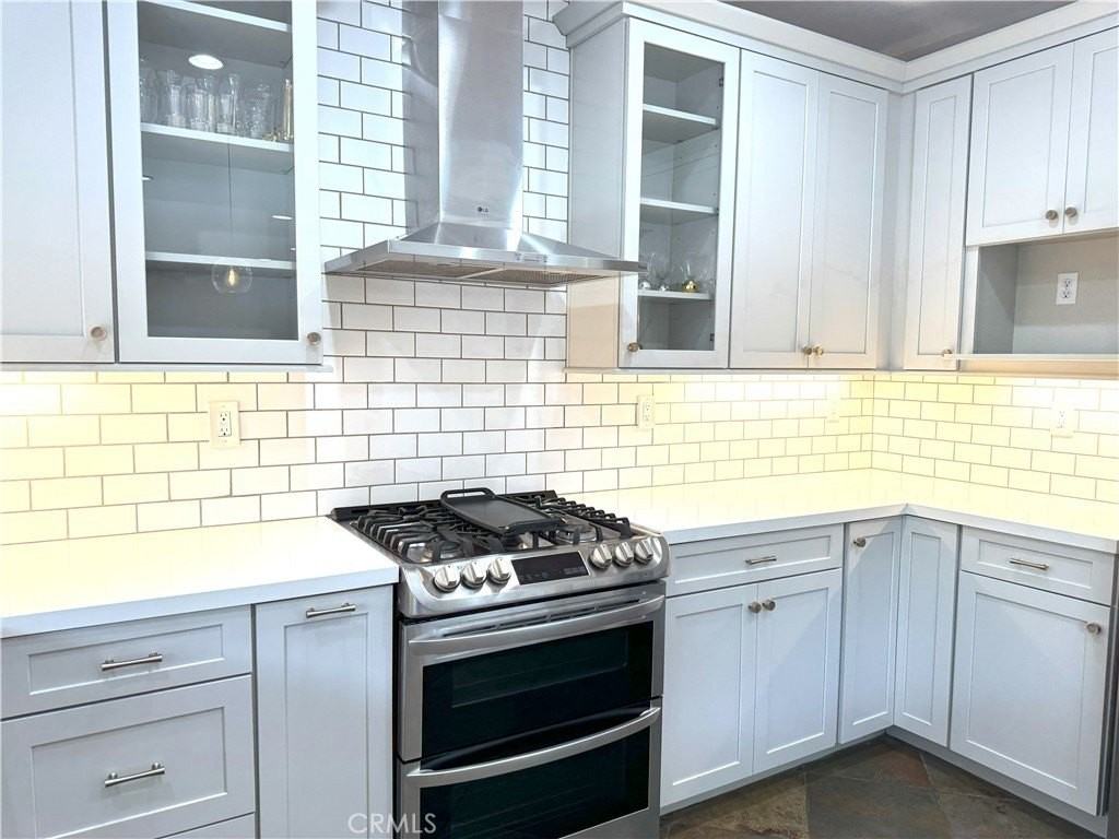 755 S Lassen Ct - Photo 5 of 27