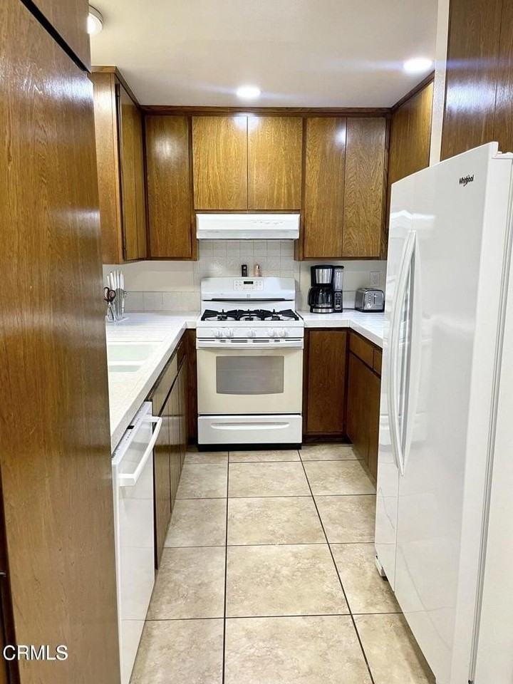 714 S La Luna Ave #A - Photo 5 of 20