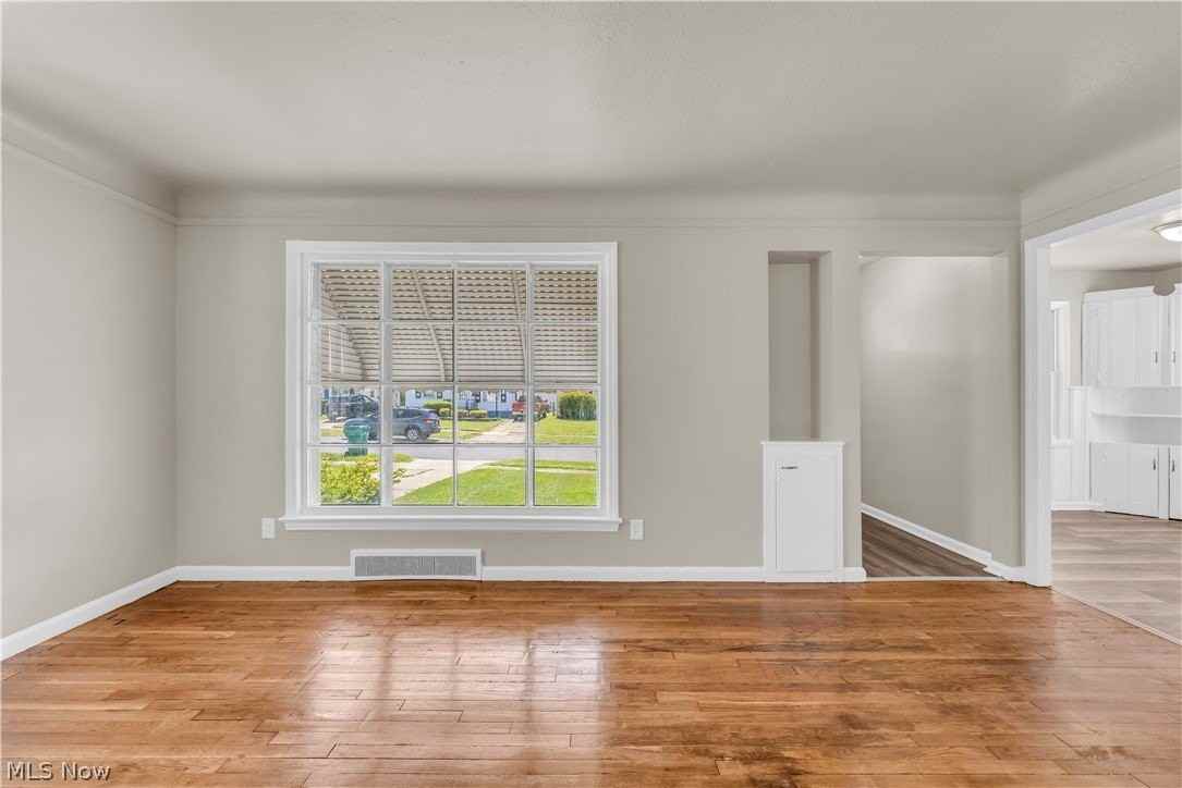 14205 Corridon Ave - Photo 4 of 25