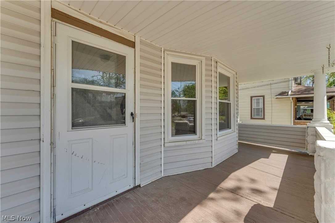 3921 W 21st St - Photo 3 of 21