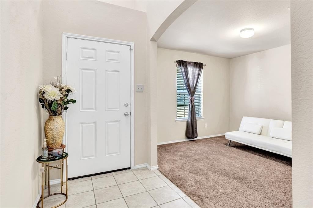 1201 Jasper Xing - Photo 2 of 39