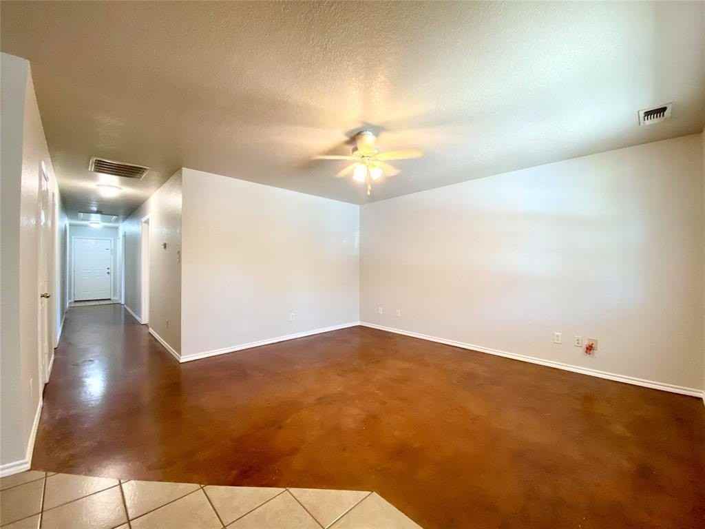 104 N Workman Rd - Photo 7 of 34