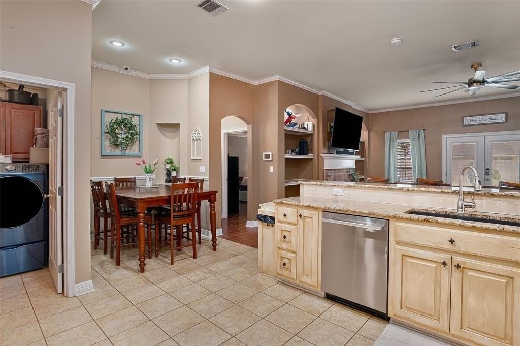 2324 Tallgrass Cir - Photo 4 of 23