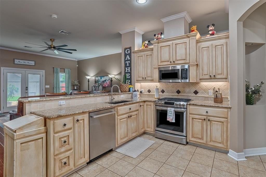 2324 Tallgrass Cir - Photo 5 of 23