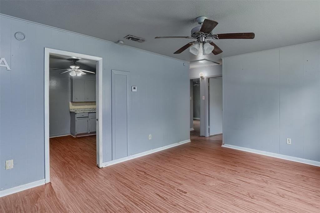1206 Olwen Dr - Photo 3 of 14