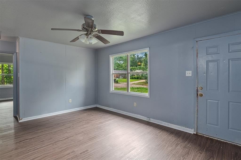 1206 Olwen Dr - Photo 4 of 14