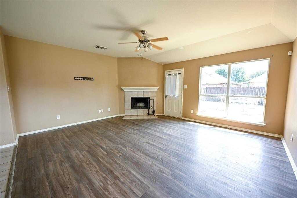13520 Valley Mills Dr - Photo 5 of 18