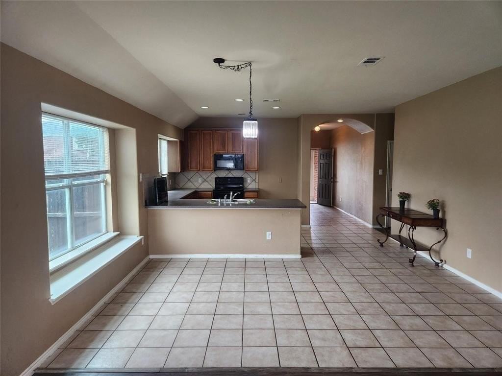 13520 Valley Mills Dr - Photo 6 of 18