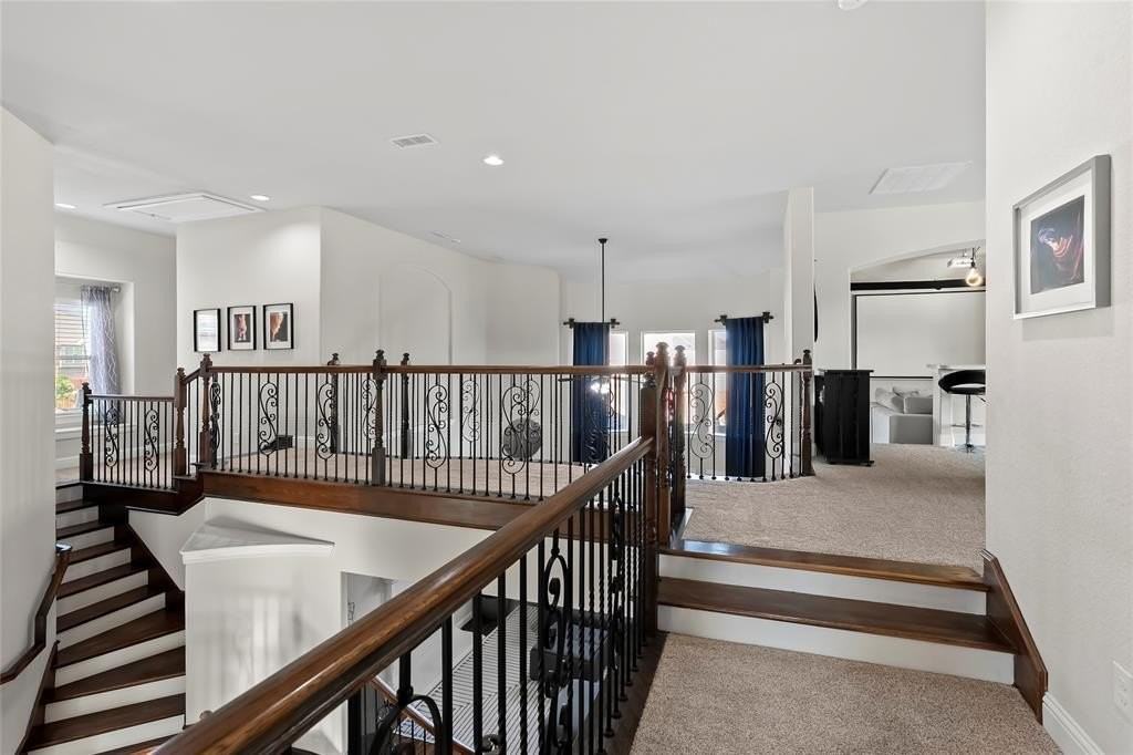 600 Sierra Ave - Photo 7 of 40