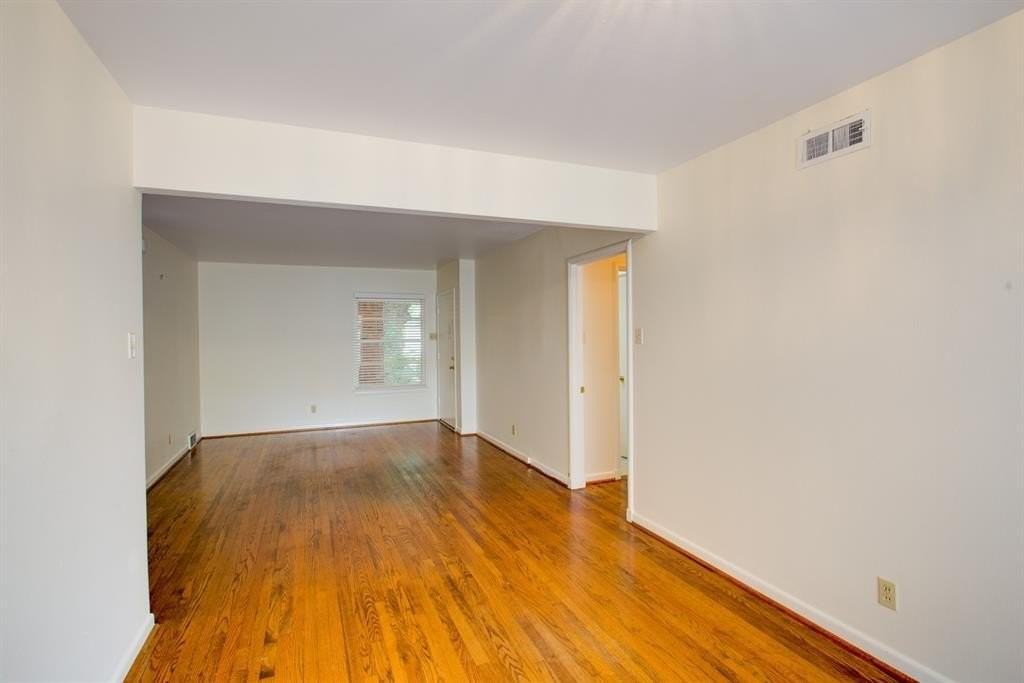 6511 Ravendale Ln - Photo 2 of 11