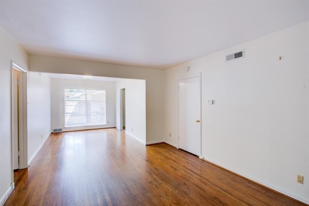 6511 Ravendale Ln - Photo 3 of 11