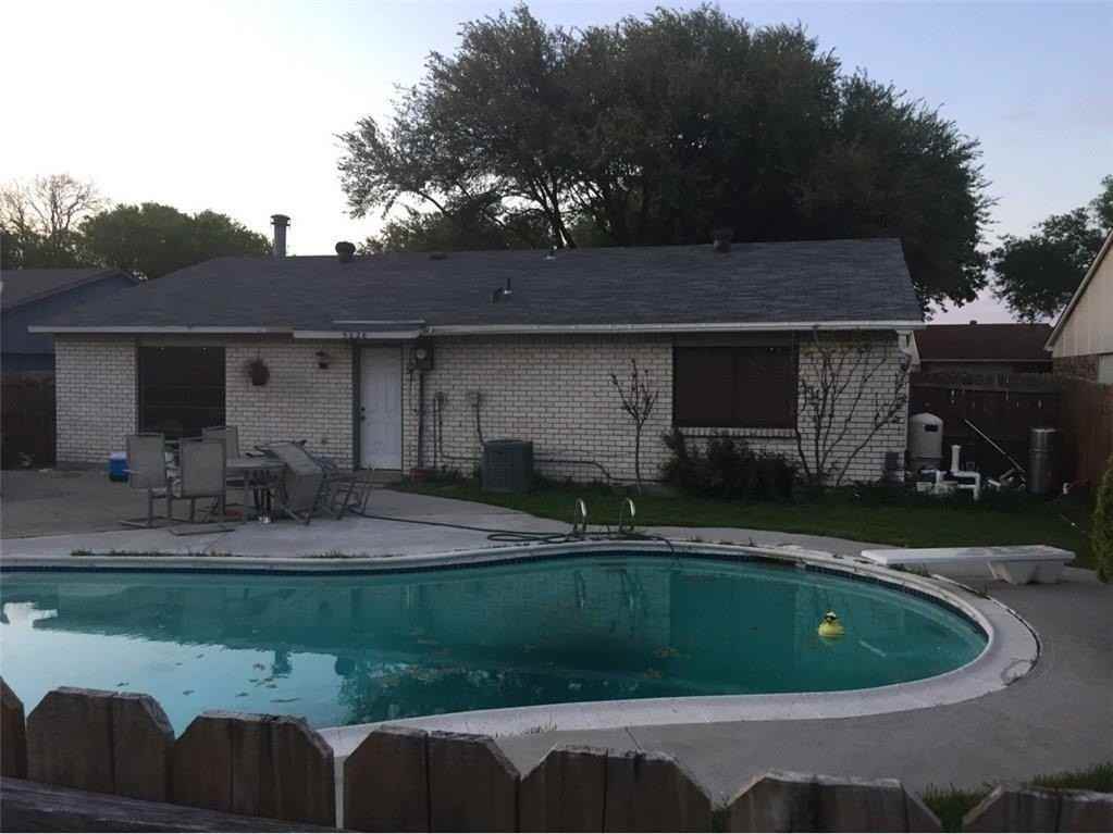 5228 Runyon Dr - Photo 3 of 13