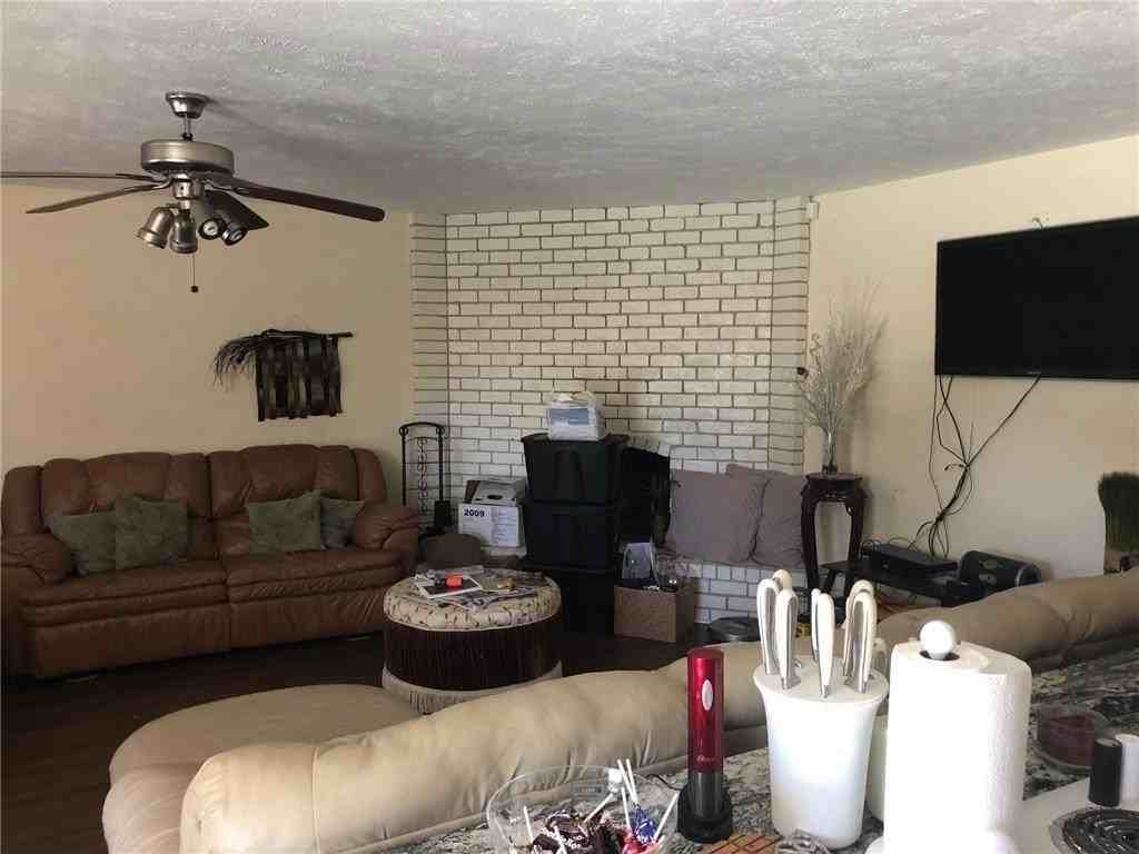 5228 Runyon Dr - Photo 6 of 13