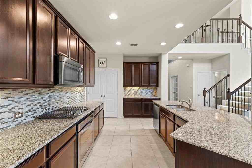 2701 Calmwood Dr - Photo 7 of 16
