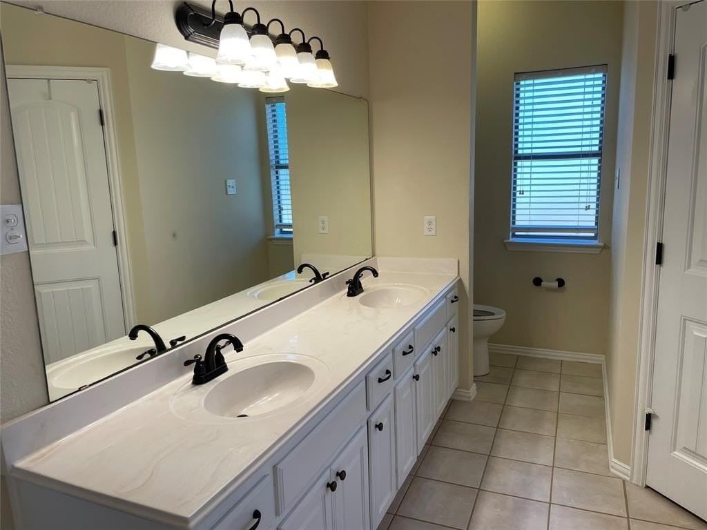 1414 Lauren Ln - Photo 6 of 10