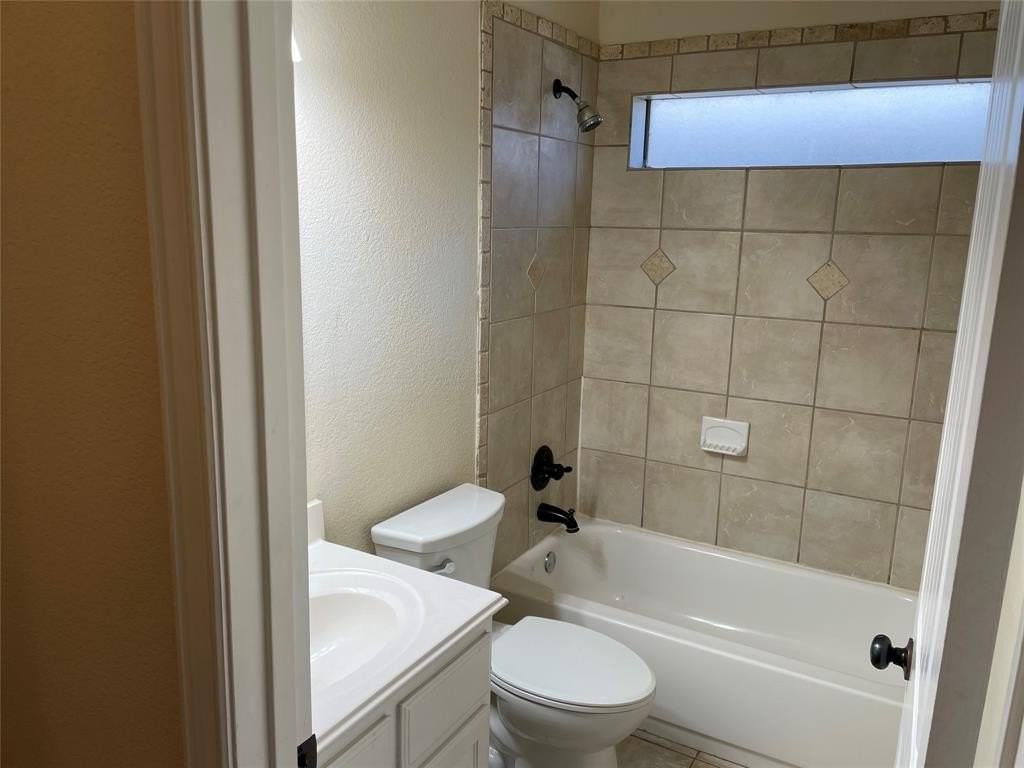 1414 Lauren Ln - Photo 7 of 10
