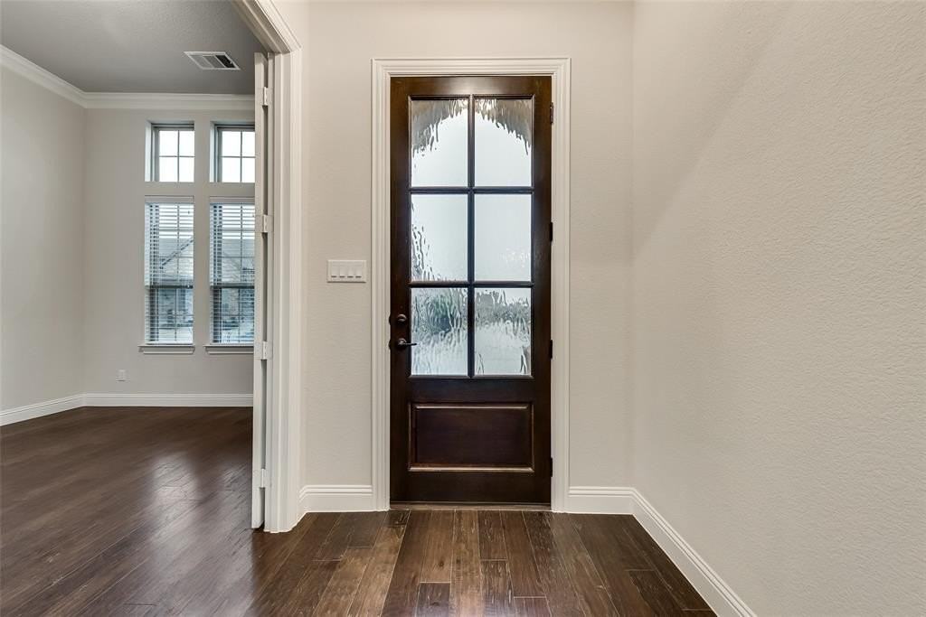 5901 The Esplanade - Photo 4 of 36