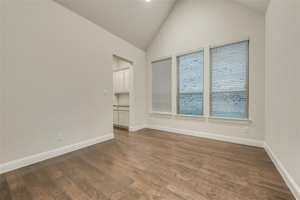 5901 The Esplanade - Photo 7 of 36
