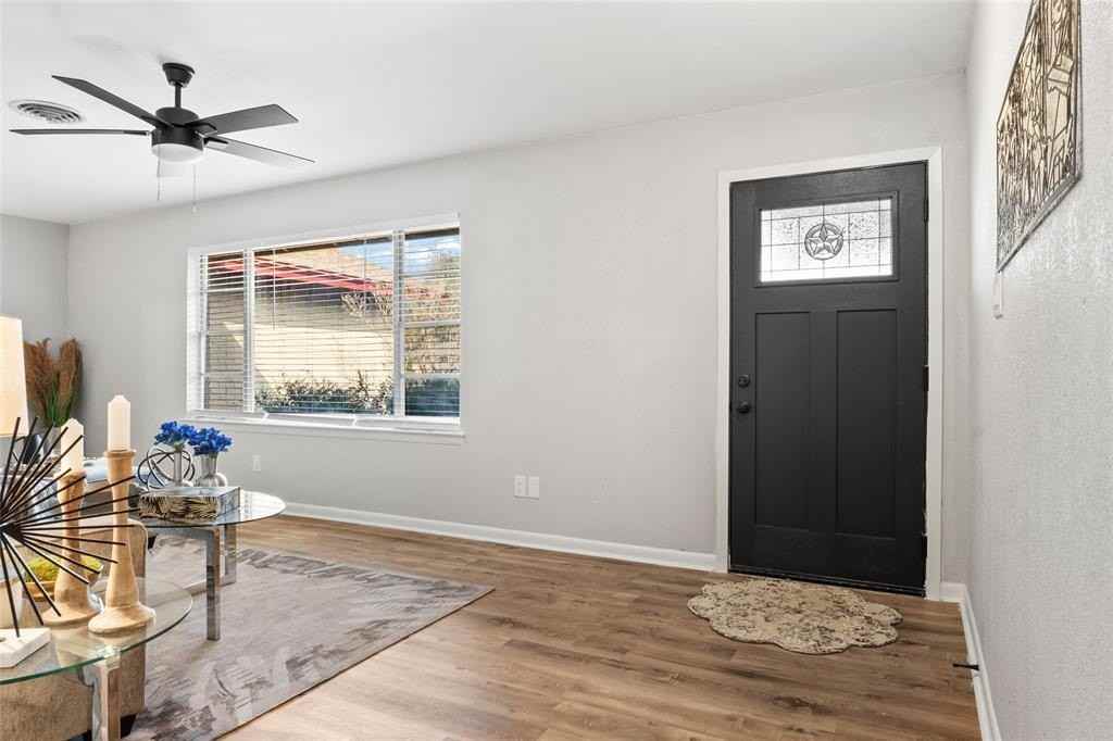 4017 Welch Ave - Photo 5 of 40