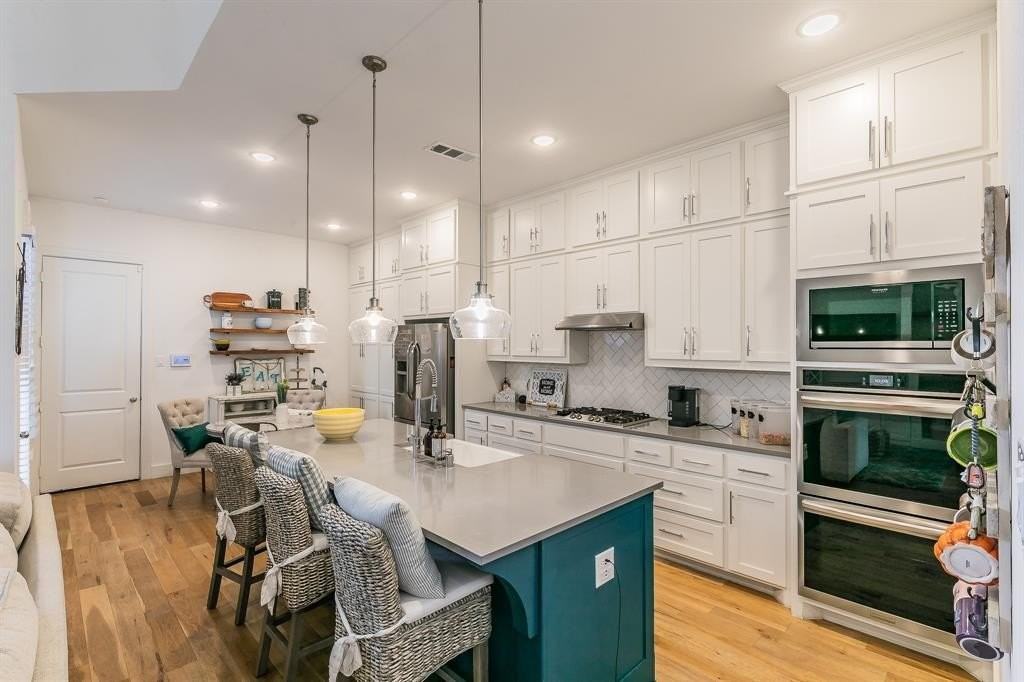 2425 Longspur Dr - Photo 3 of 24
