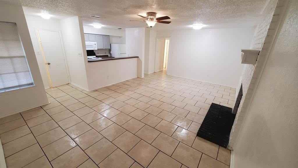 3427 Republic Dr - Photo 3 of 26