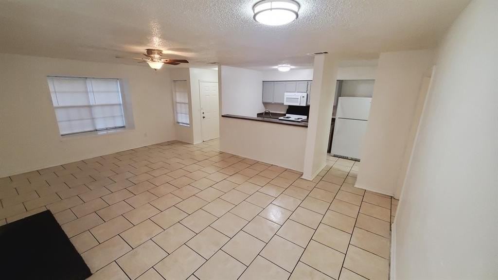 3427 Republic Dr - Photo 4 of 26