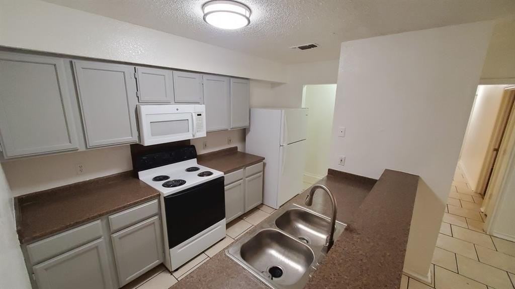 3427 Republic Dr - Photo 5 of 26