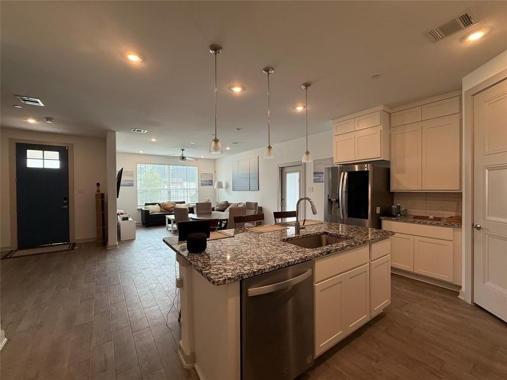 555 Eiseley Dr - Photo 7 of 16