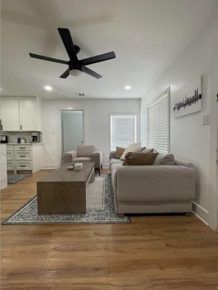 2515 Roanoke Ave - Photo 5 of 24