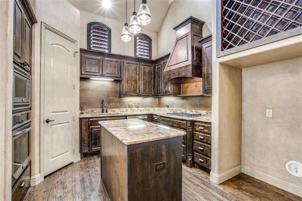 1231 Fowler St - Photo 2 of 31