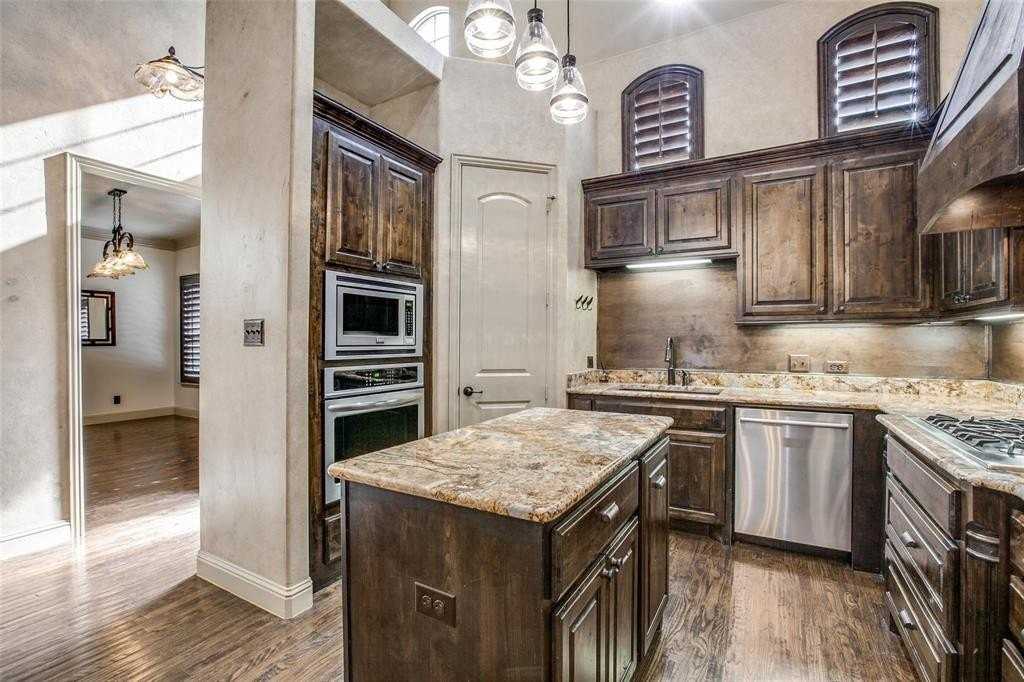 1231 Fowler St - Photo 3 of 31
