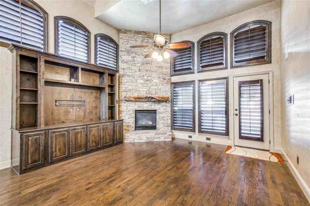 1231 Fowler St - Photo 5 of 31