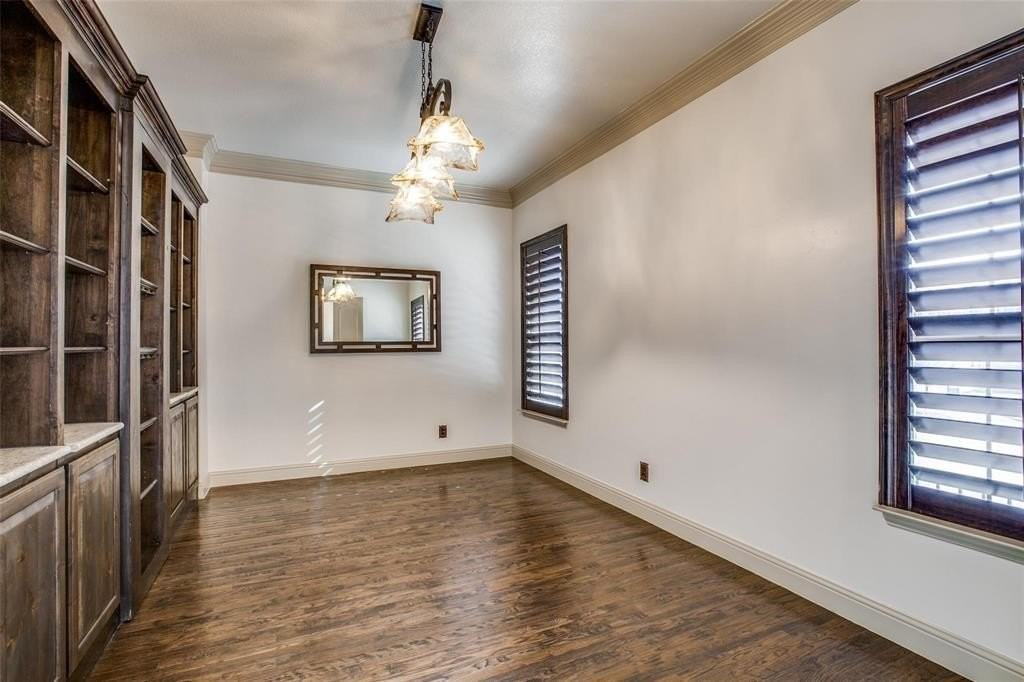 1231 Fowler St - Photo 7 of 31