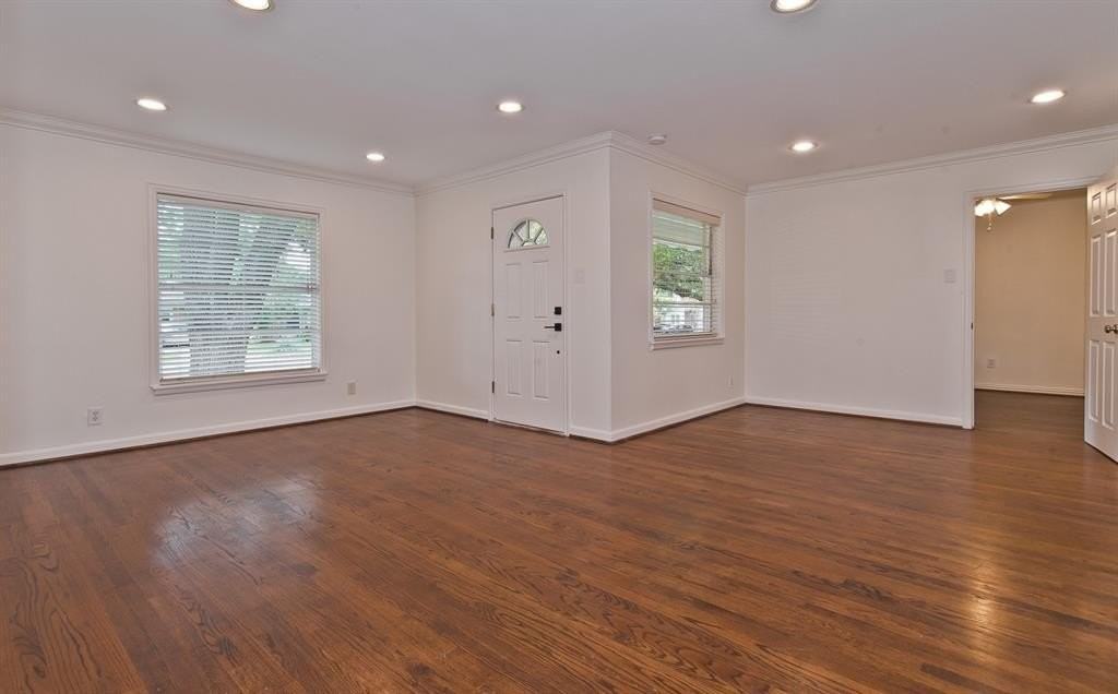 4037 Park Ln - Photo 4 of 32