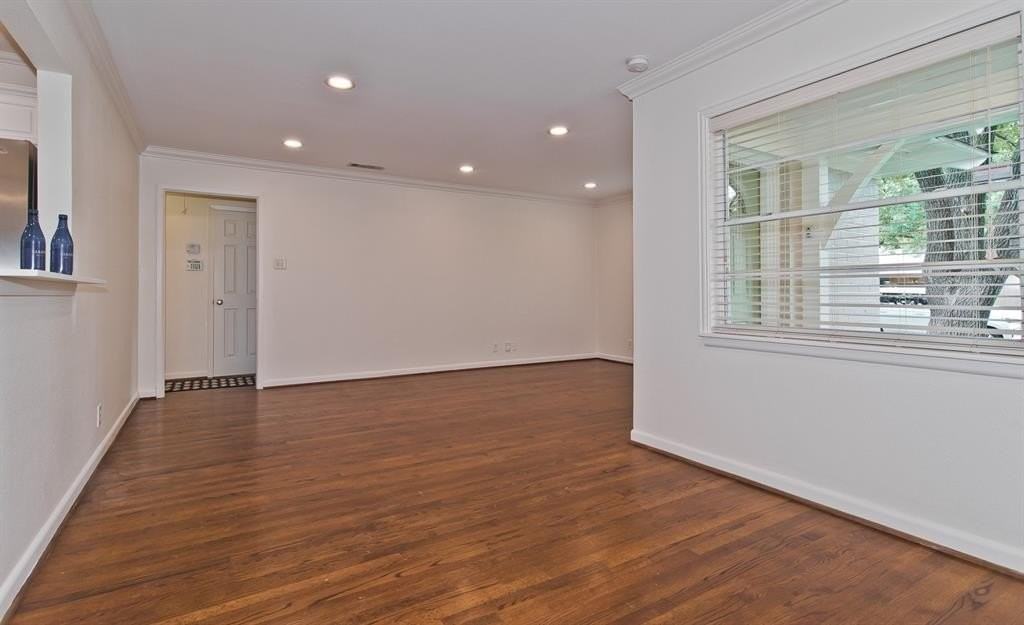 4037 Park Ln - Photo 7 of 32