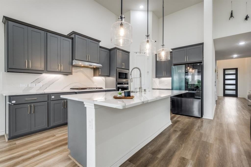 2813 Walker Way - Photo 6 of 24