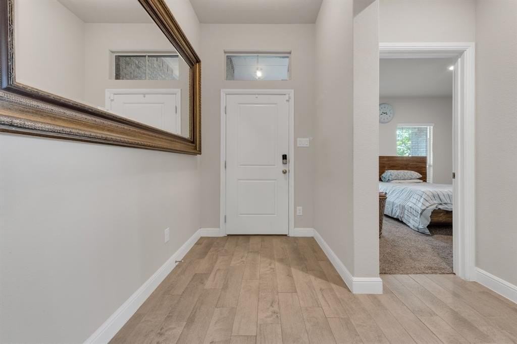 300 Clayton St - Photo 3 of 21