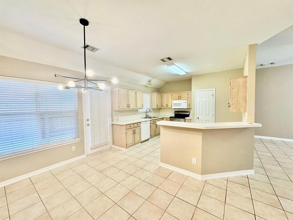 2151 Arbor Creek Dr - Photo 2 of 22
