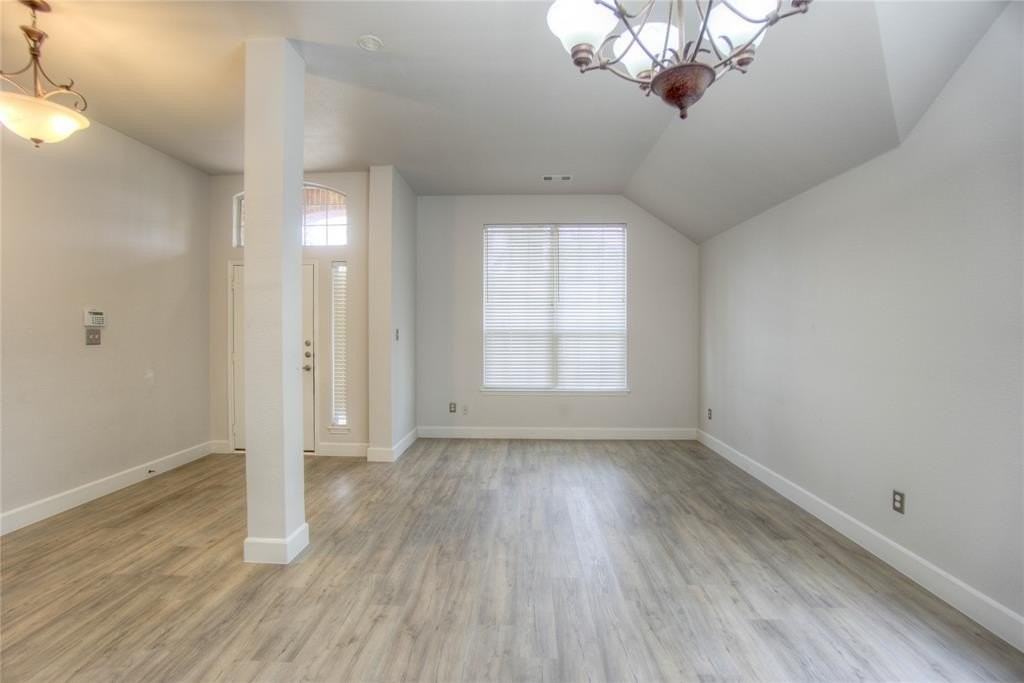 4909 Clove Ct - Photo 3 of 24