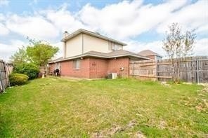 201 Teakwood Ln - Photo 2 of 19