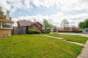 201 Teakwood Ln - Photo 5 of 19